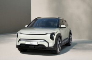 KIA EV3 mang đến trải nghiệm SUV điện cao cấp cho tất cả mọi người với công nghệ tiên tiến và thiết kế vượt trội so với phân khúc 27 KIA EV3