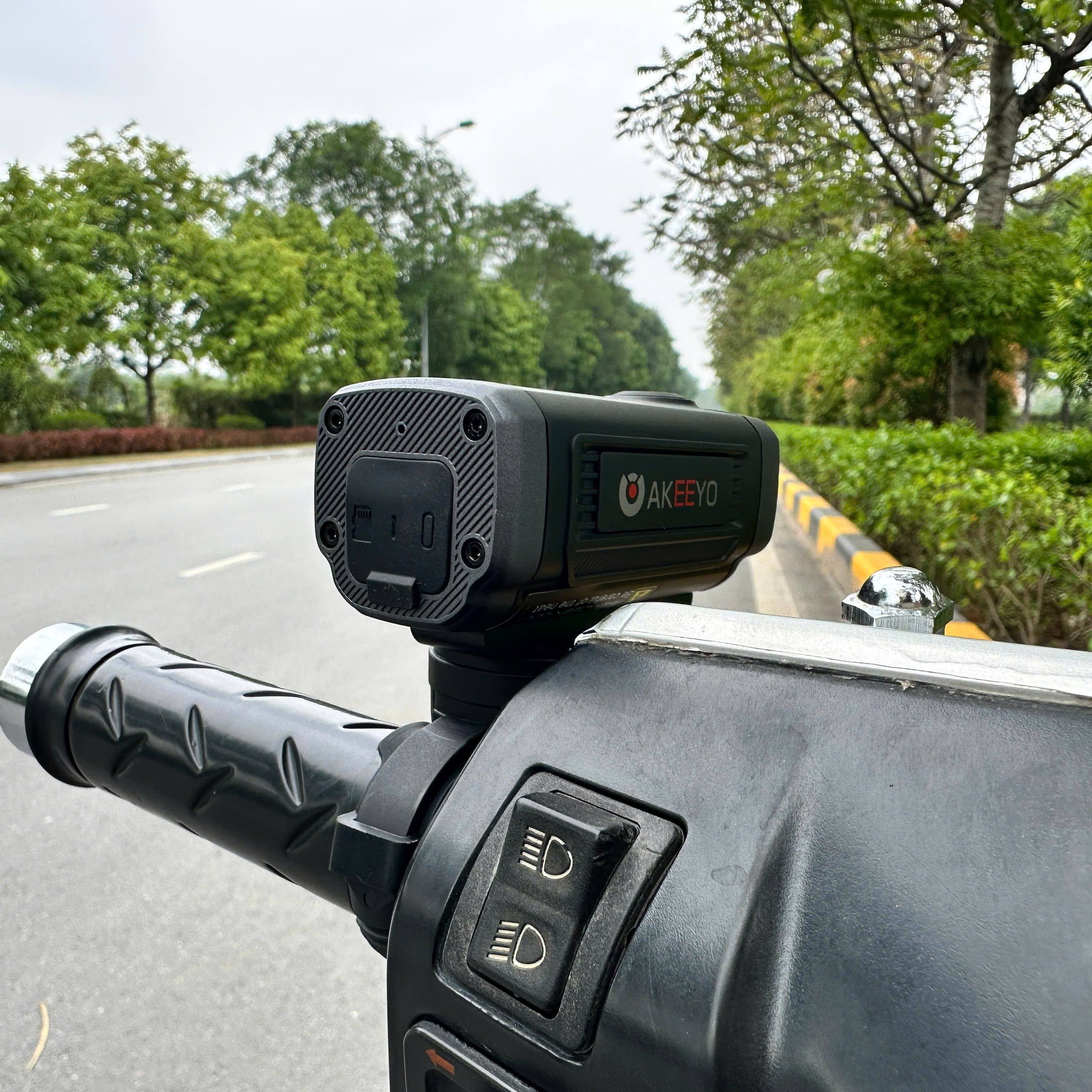 Camera hành trình Akeeyo 710 Lite – Chuẩn nét 1080P, góc quay 122°, pin 5 giờ, kết nối WiFi cực tiện 4 Camera hành trình Akeeyo 710 Lite – Chuẩn nét 1080P, góc quay 122°, pin 5 giờ, kết nối WiFi cực tiện - Ảnh 4